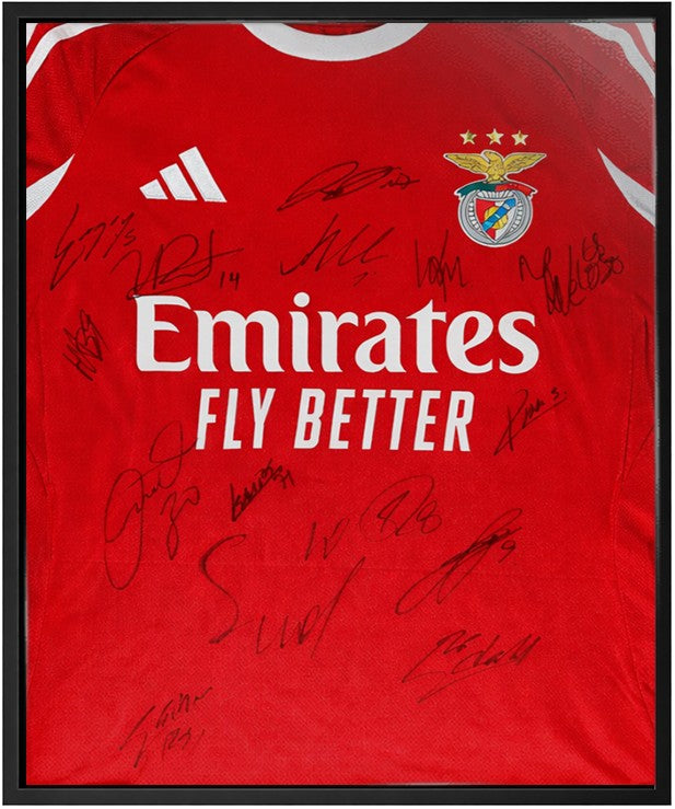 Camisola SL Benfica assinada por toda equipa após Benfica 4x2 Real Madrid