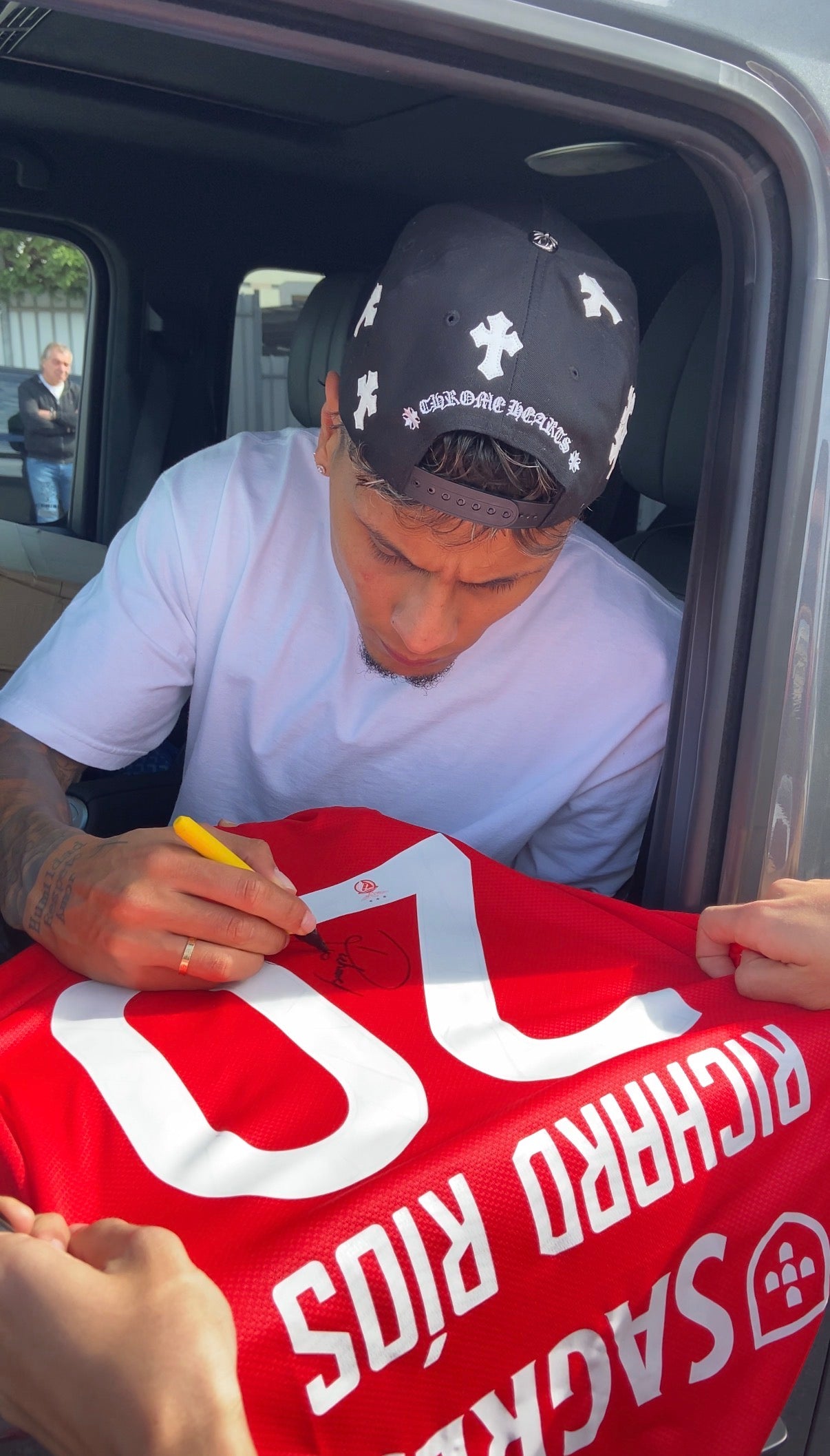 Camisola do SL Benfica assinada por Richard Ríos