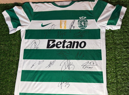 Camisola assinada pelo plantel do Sporting CP 25/26