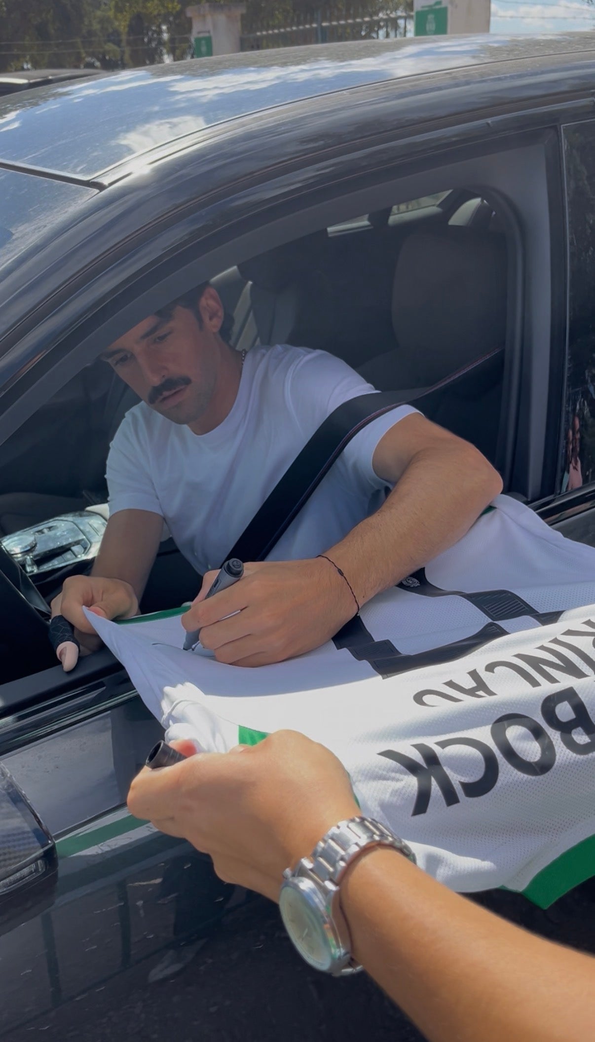 Camisola assinada pelo plantel do Sporting CP 25/26