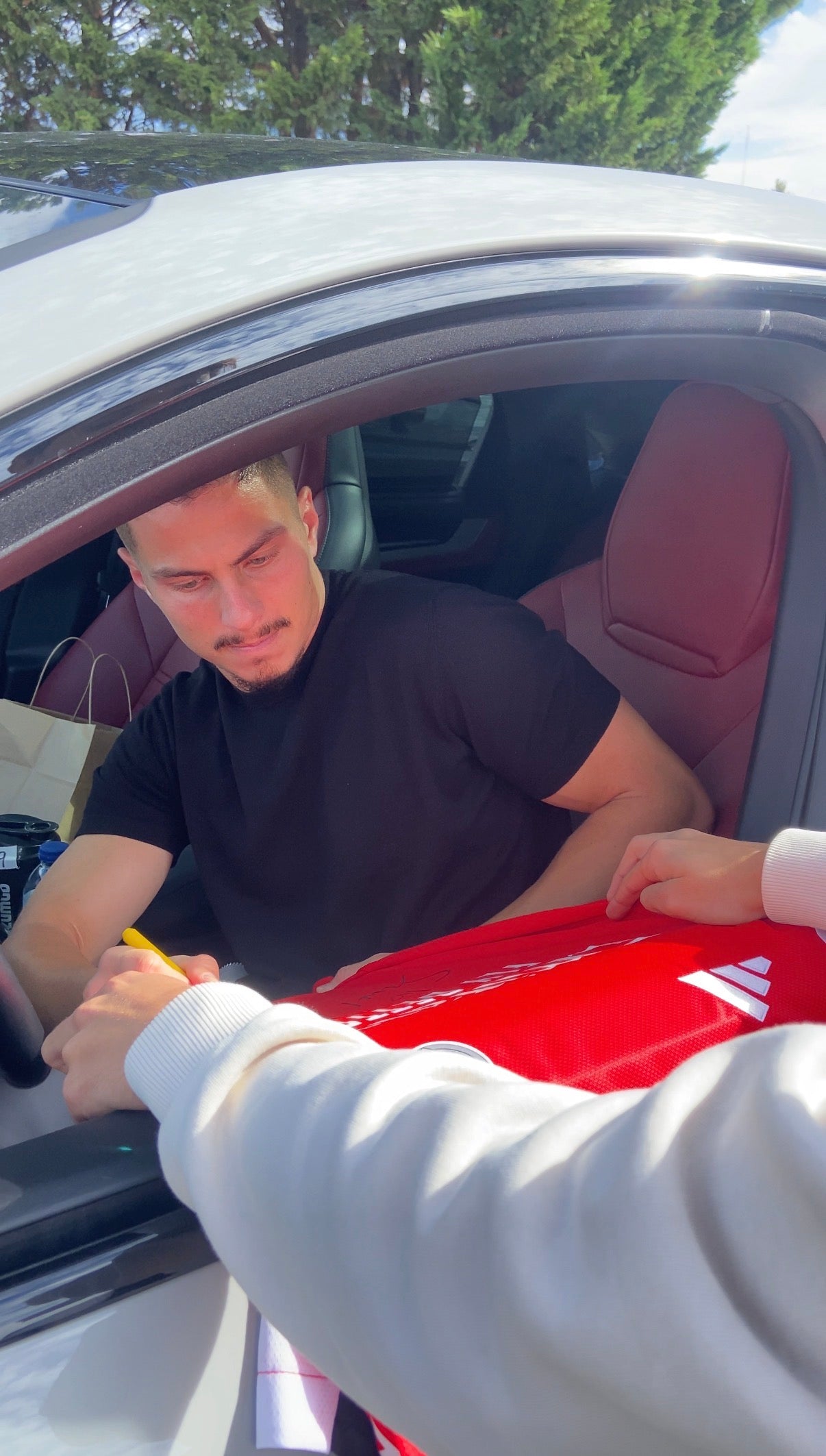 Camisola assinada pelo plantel do SL Benfica 25/26