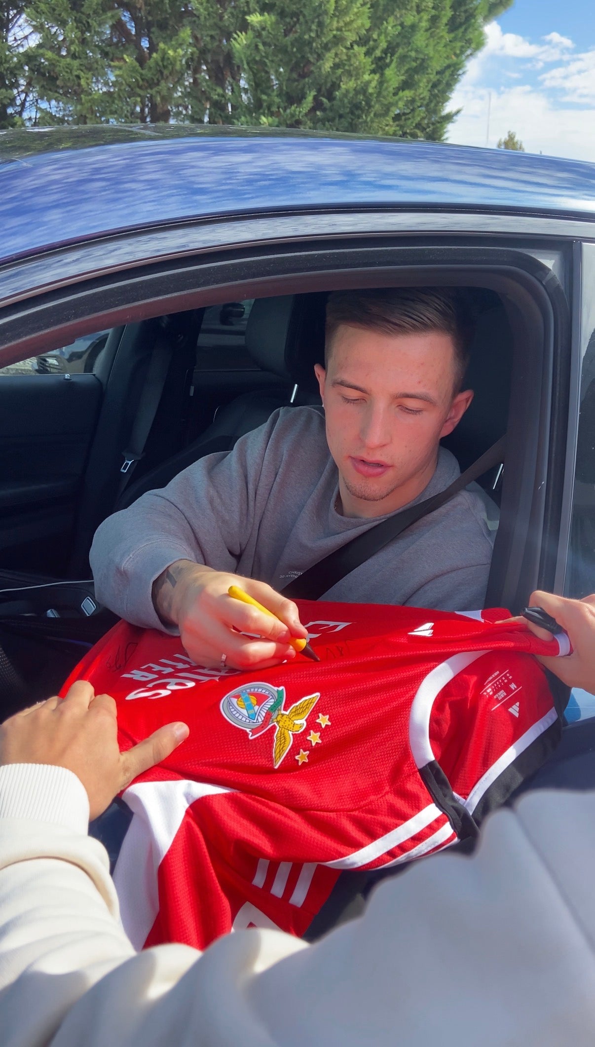 Camisola assinada pelo plantel do SL Benfica 25/26