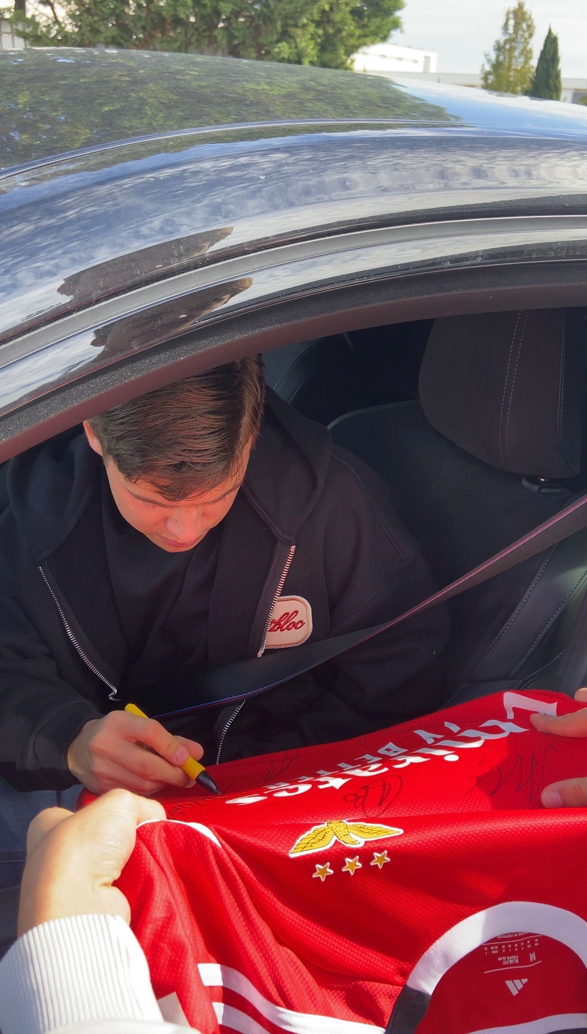 Camisola assinada pelo plantel do SL Benfica 25/26