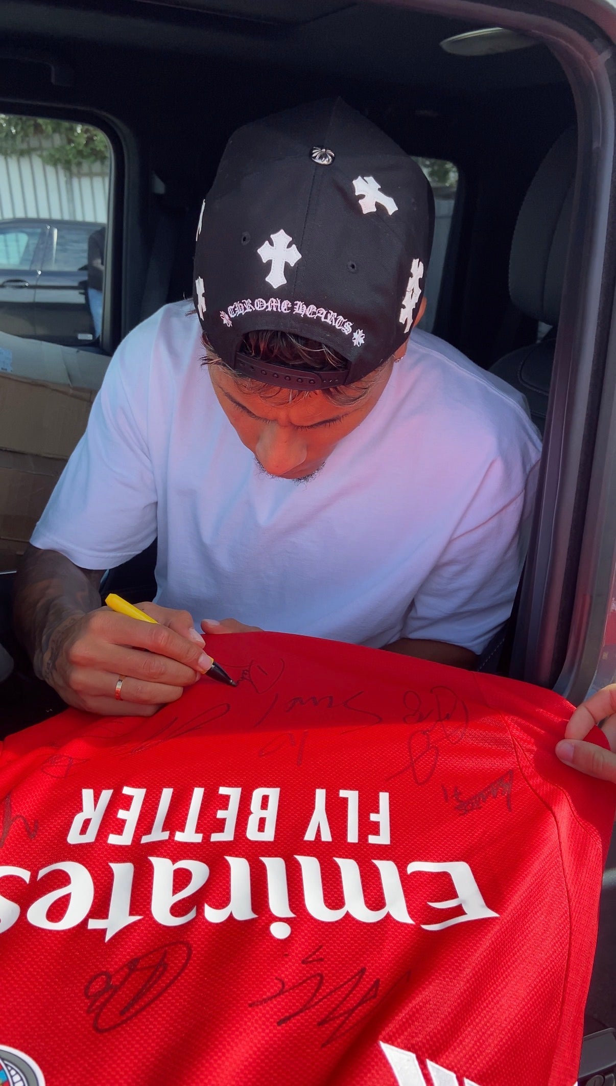 Camisola assinada pelo plantel do SL Benfica 25/26