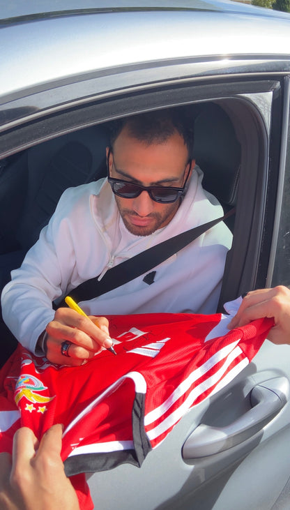 Camisola assinada pelo plantel do SL Benfica 25/26