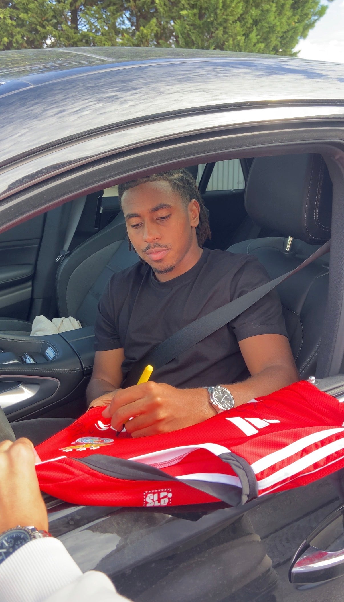 Camisola assinada pelo plantel do SL Benfica 25/26