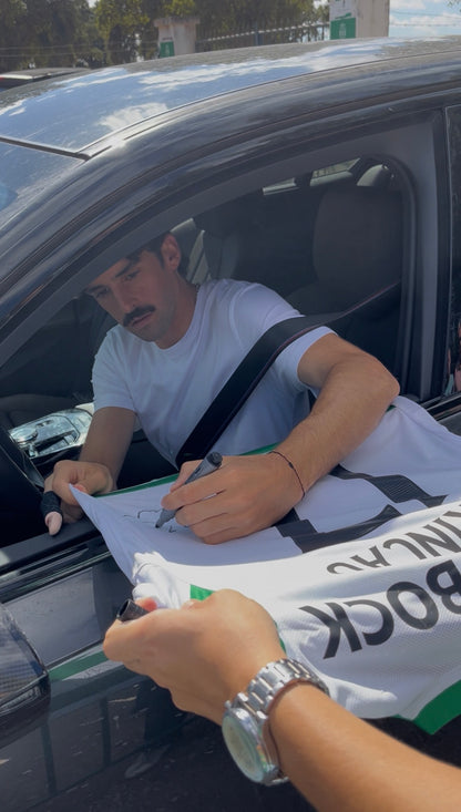 Camisola do Sporting CP assinada por Francisco Trincão