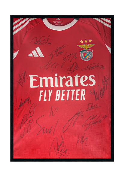 Camisola assinada pelo plantel do SL Benfica 25/26