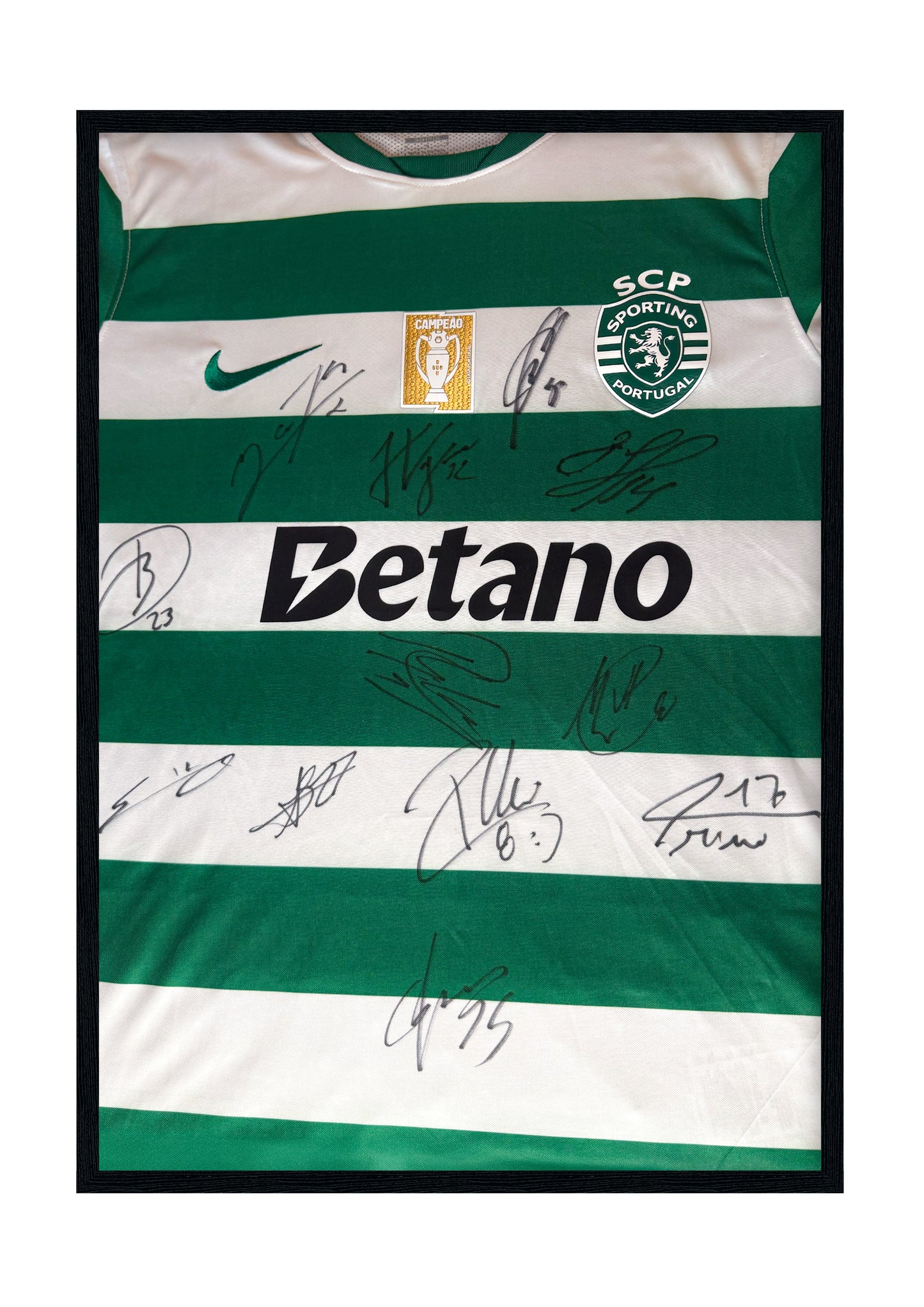 Camisola assinada pelo plantel do Sporting CP 25/26